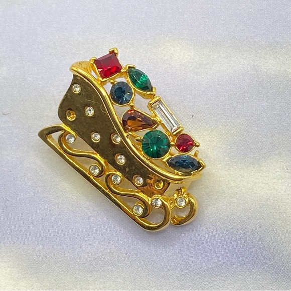 MONET Santa Sleigh Brooch Gold Tone Rhinestone Christmas Gifts - Picture 6 of 6